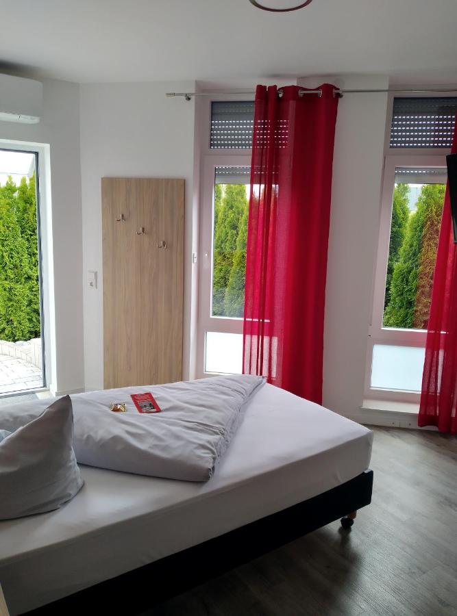 Hotel Hohenloher Tor Бретцфельд Экстерьер фото